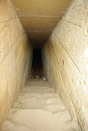 Treppen im Nilometer Dendera