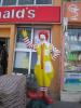 Figur vor McDonalds in Luxor