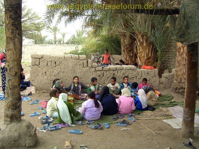 Koranschule im Schatten der Palmen (Qurna)