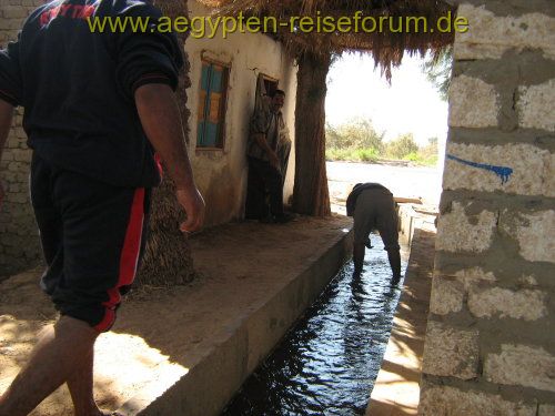 Fußwaschung vor dem Gebet